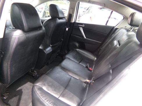 Used 2012 MAZDA MAZDA3 i Grand Touring w/ Tech Pkg FWD image 9