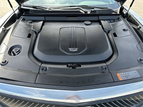 Certified 2024 Cadillac Lyriq Luxury AWD/4WD image 24