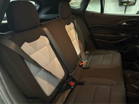 Used 2024 Chevrolet Trax RS image 27