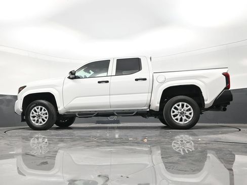 Used 2024 Toyota Tacoma SR RWD image 21