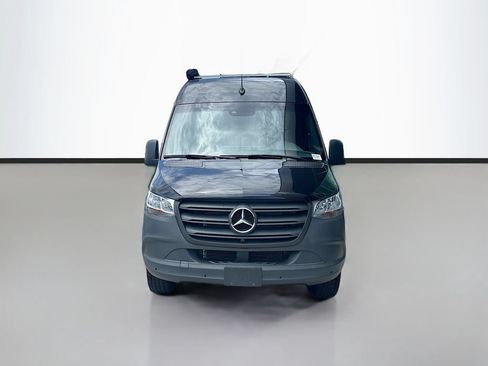 Used 2024 Mercedes-Benz Sprinter 2500 image 4
