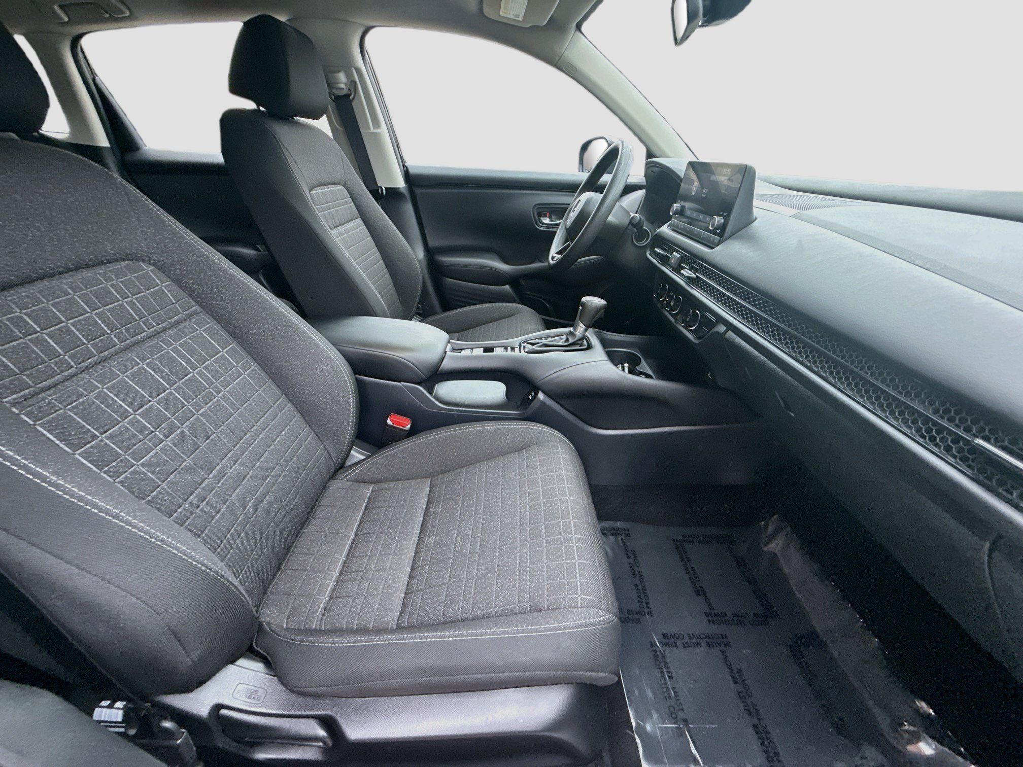 Certified 2025 Honda HR-V LX image 30