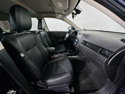 Used 2017 Mitsubishi Outlander SEL AWD/4WD image 31