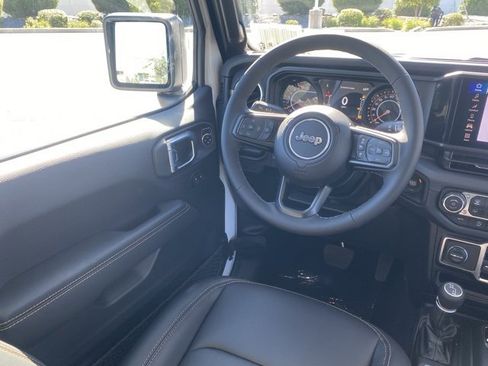 New 2025 Jeep Gladiator Sport image 33