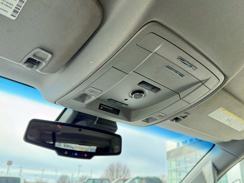 Used 2020 Chevrolet Suburban LT image 27