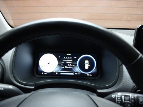 Used 2023 Hyundai Kona Limited image 19