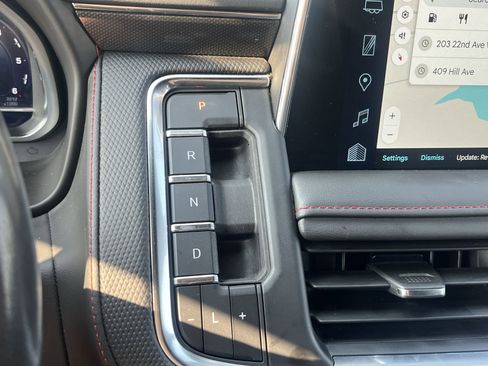 Used 2022 Chevrolet Tahoe RST w/ Sport Performance Package image 16