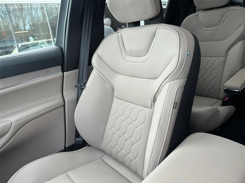 New 2025 Volvo EX90 Ultra image 21