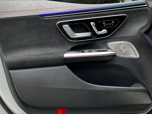 Used 2023 Mercedes-Benz EQE 500 4MATIC Sedan image 20