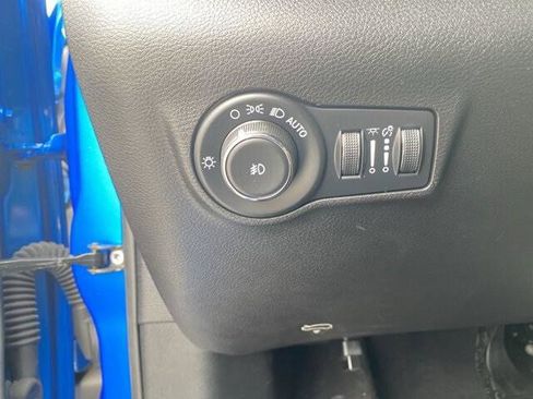 Certified 2023 Jeep Compass Limited image 18