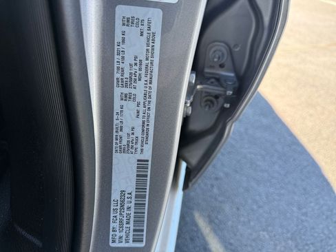 Certified 2025 RAM 1500 Laramie AWD/4WD image 24