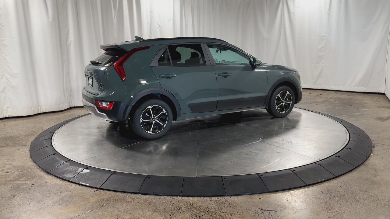 New 2026 Kia Niro EX FWD image 12