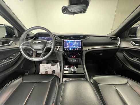 Used 2024 Jeep Grand Cherokee L Limited image 12