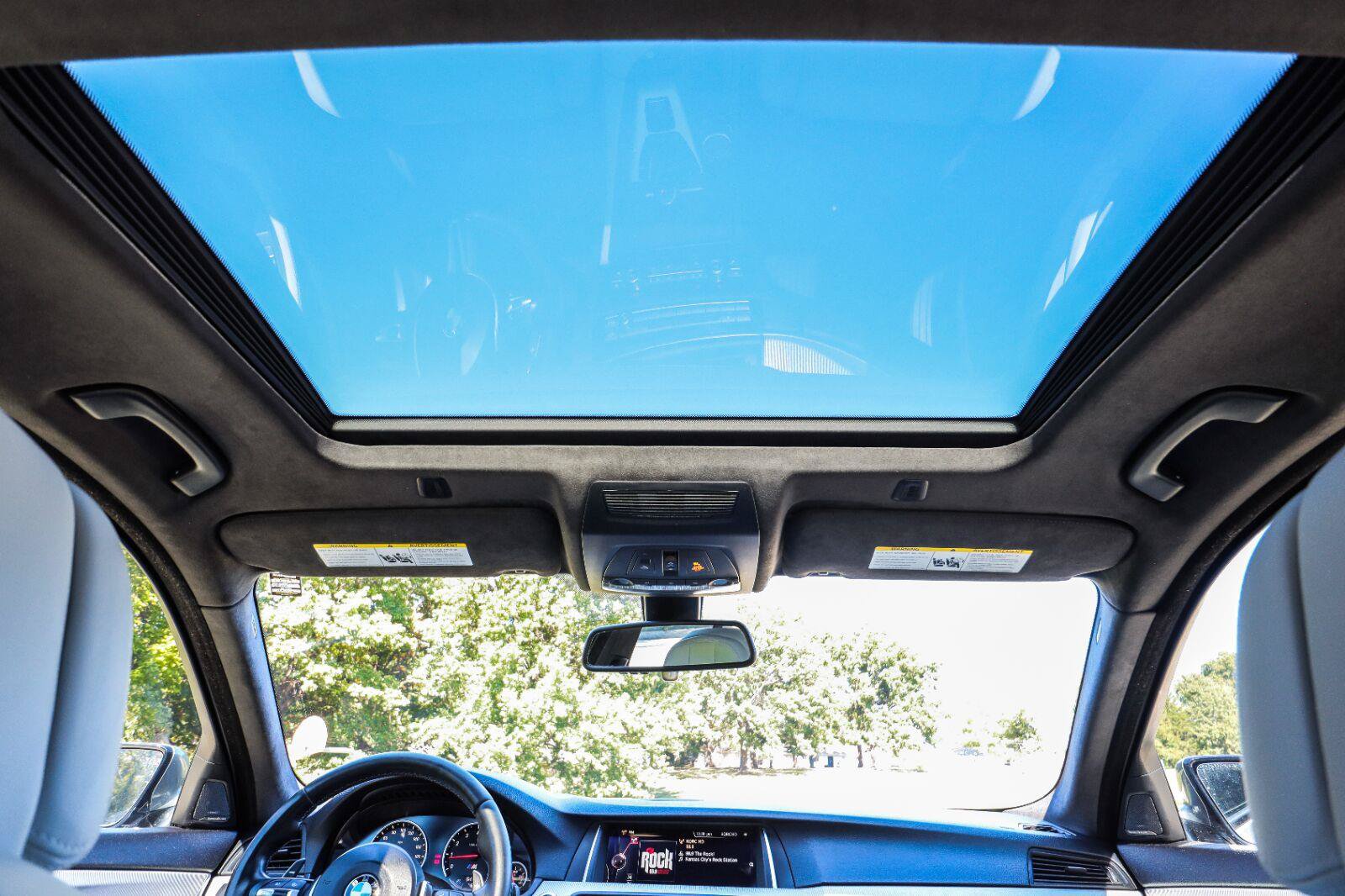 Used 2015 BMW M5 RWD image 6