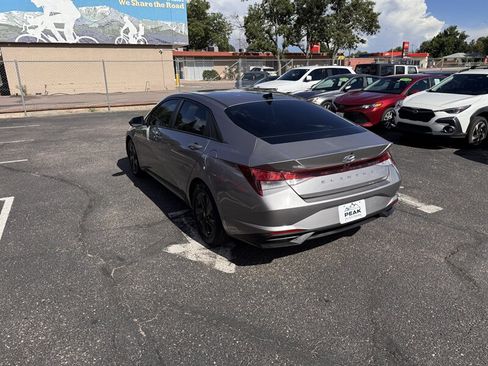 Used 2021 Hyundai Elantra SEL w/ Convenience Package FWD image 5