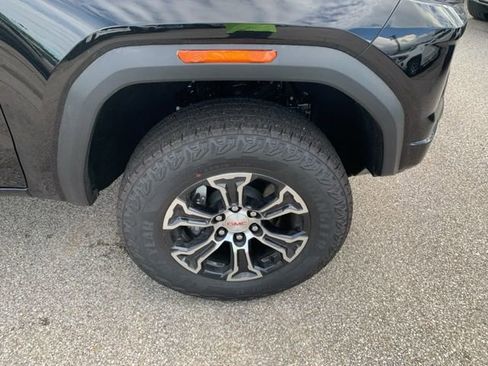 New 2025 GMC Canyon AT4 image 2