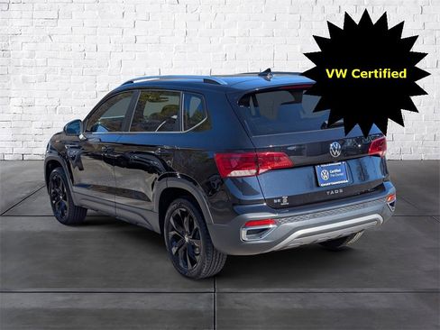 Certified 2023 Volkswagen Taos SE w/ Panoramic Sunroof Package image 5