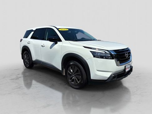 Certified 2025 Nissan Pathfinder S AWD/4WD image 3