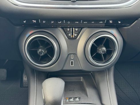 Certified 2023 Chevrolet Blazer LT w/ Convenience Package image 11