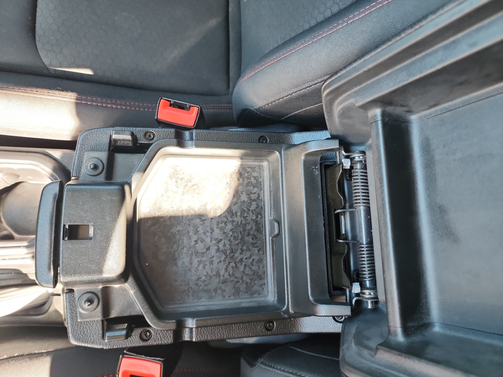 Used 2018 Jeep Wrangler Unlimited Rubicon AWD/4WD image 33