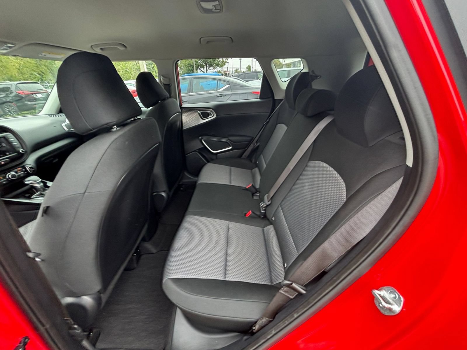 Used 2025 Kia Soul LX w/ LX Technology Package FWD image 22