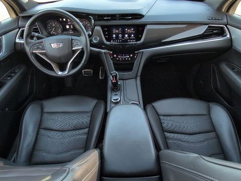 Certified 2023 Cadillac XT6 Sport w/ Platinum Package image 5