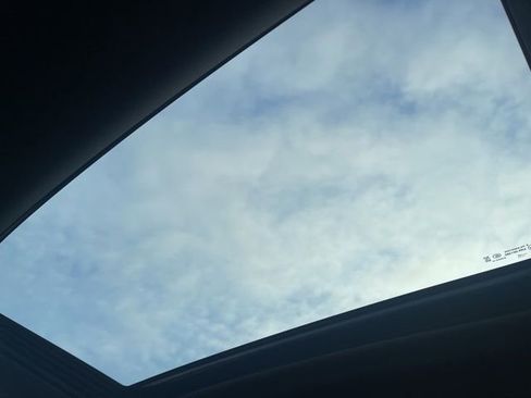 Used 2024 GMC Canyon Elevation w/ Elevation Premium Package image 18