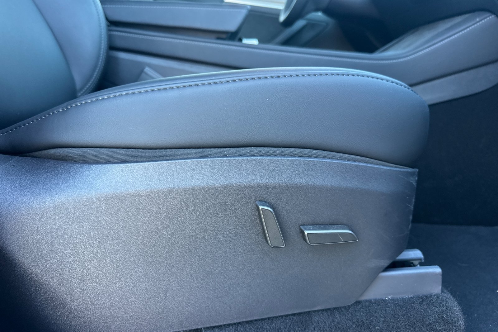 Used 2025 Tesla Model Y Performance AWD/4WD image 22