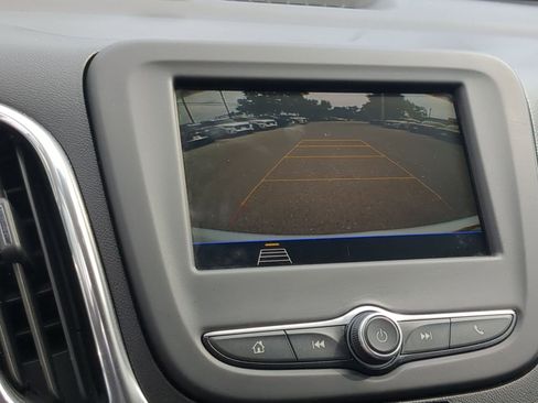 Used 2019 Chevrolet Equinox LT FWD image 16