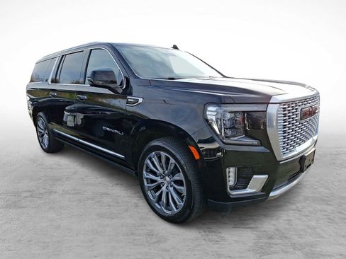 Used 2021 GMC Yukon XL Denali w/ Denali Ultimate Package image 3