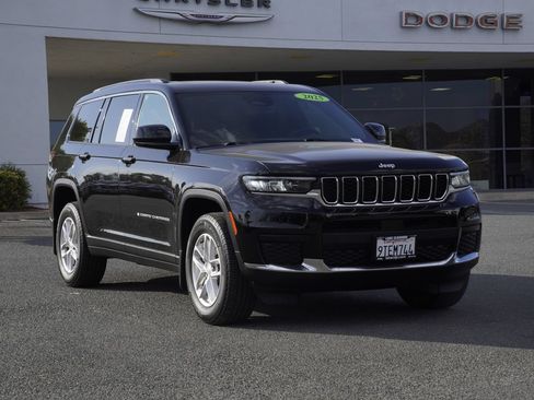 Used 2025 Jeep Grand Cherokee L Laredo AWD/4WD image 2