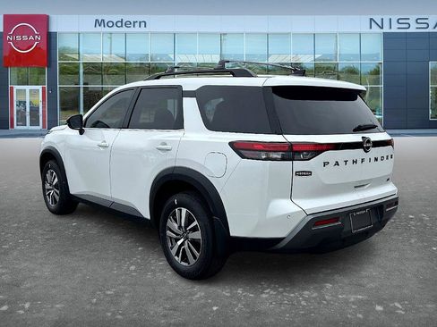 New 2026 Nissan Pathfinder SL image 7