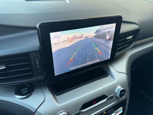 Used 2024 Ford Explorer XLT image 25