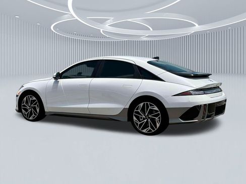 New 2025 Hyundai Ioniq 6 SEL image 4
