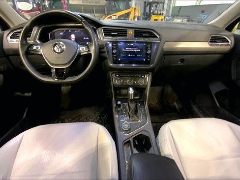 Used 2020 Volkswagen Tiguan SEL image 15