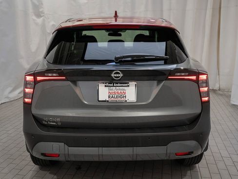 Certified 2025 Nissan Kicks SV image 5