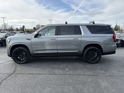 New 2026 GMC Yukon XL Denali w/ Sun & Power Step Package image 12