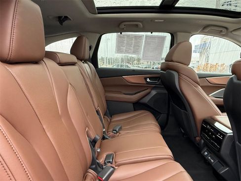 Certified 2023 Acura MDX SH-AWD w/ Technology Package image 5