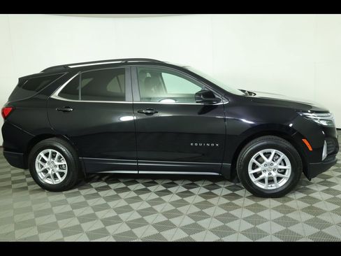 Used 2023 Chevrolet Equinox LT image 11