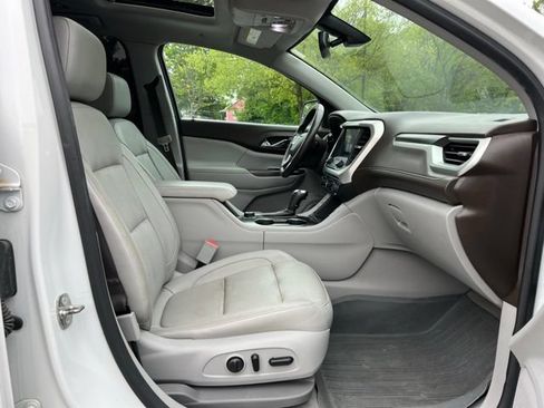 Used 2017 GMC Acadia SLT w/ LPO, Floor Liner Package AWD/4WD image 22