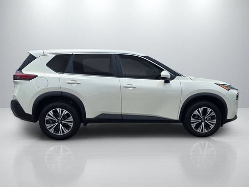 Used 2023 Nissan Rogue SV FWD image 4