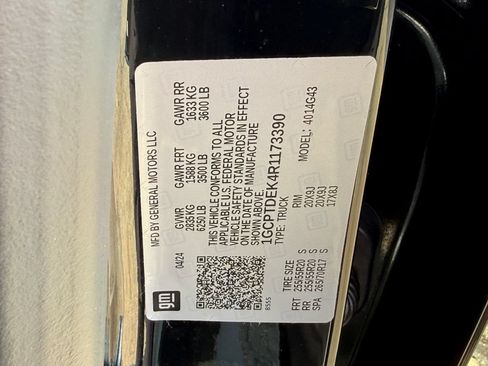 Certified 2024 Chevrolet Colorado Z71 w/ Z71 Convenience Package 2 AWD/4WD image 14