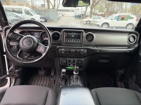 Used 2023 Jeep Wrangler Sport S image 9
