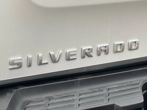 Used 2008 Chevrolet Silverado 2500 LTZ w/ Suspension Package, Off-Road image 9