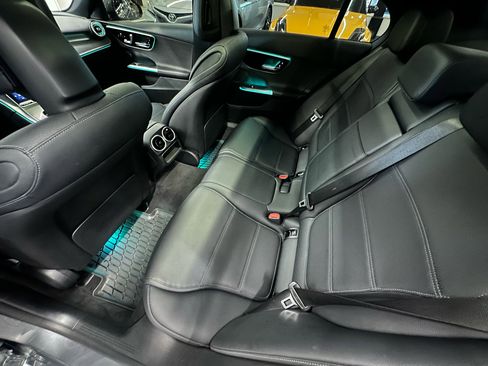 Used 2022 Mercedes-Benz C 300 4MATIC Sedan w/ Exclusive Trim Package image 17