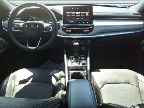 Used 2023 Jeep Compass Limited AWD/4WD image 14