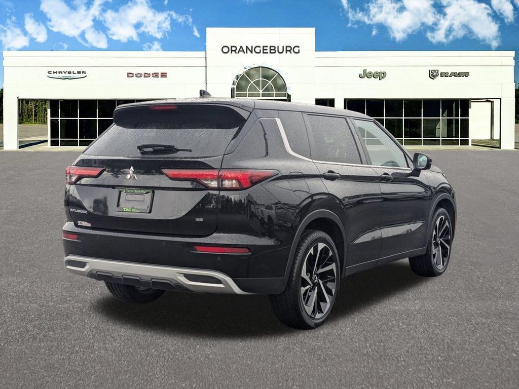 Used 2024 Mitsubishi Outlander SE FWD image 8