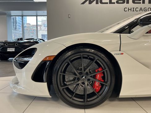 Used 2024 McLaren 750S Spider image 36