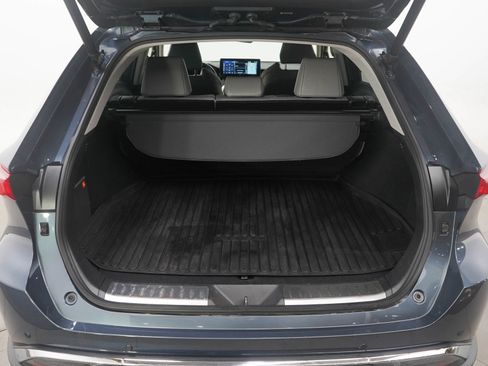 Used 2021 Toyota Venza XLE w/ Activity Package (TMS) image 18