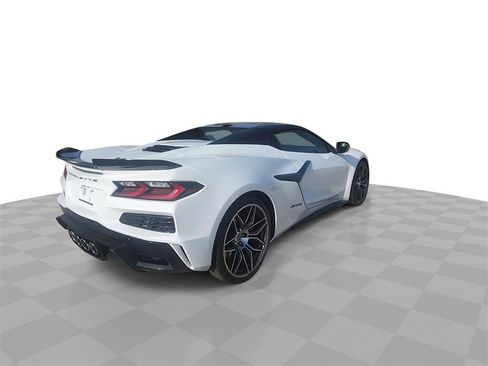 Used 2024 Chevrolet Corvette Z06 image 8